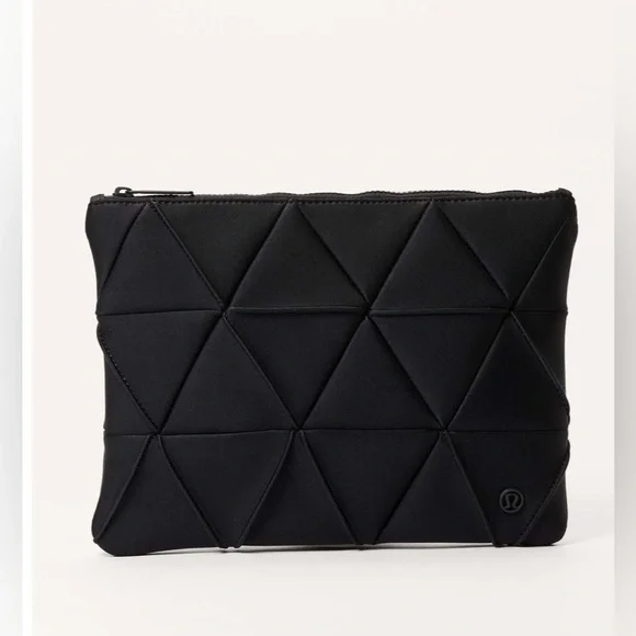 Lululemon Essentials Pouch - Picture 1 of 5